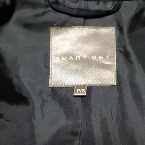 Gorgeous Smart Set black trench coat - Picture 7 of 9